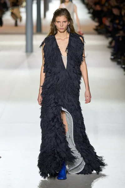 Look 60